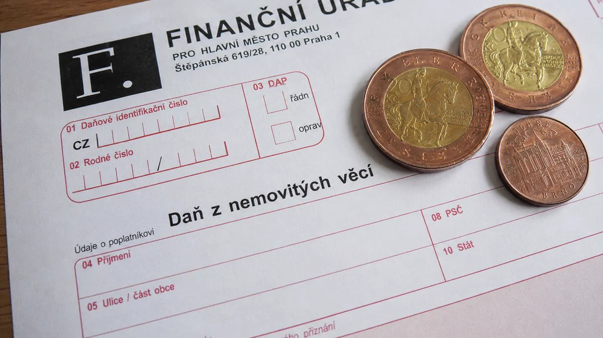 Daň z nemovitosti je položka, kterou si před koupí nikdo nepočítá.